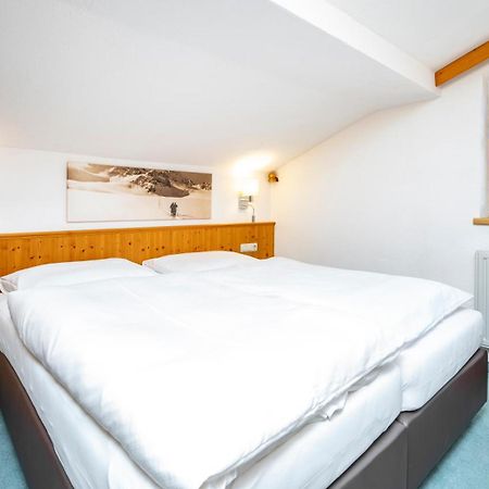 Haus Christaldo Bed & Breakfast Санкт Антон ам Арлберг Екстериор снимка