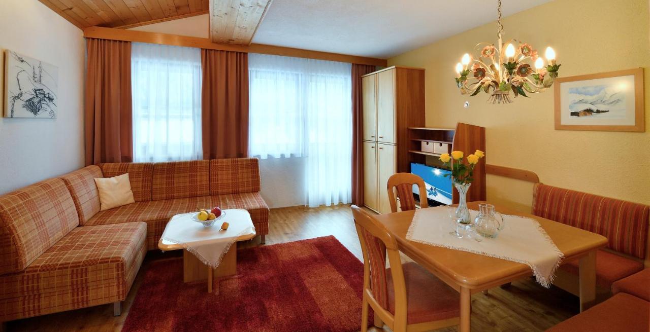Haus Christaldo Bed & Breakfast Санкт Антон ам Арлберг Екстериор снимка