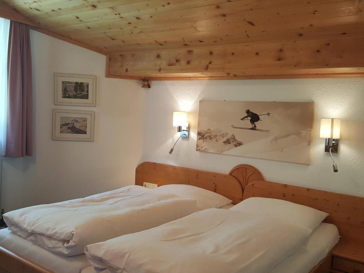 Haus Christaldo Bed & Breakfast Санкт Антон ам Арлберг Екстериор снимка