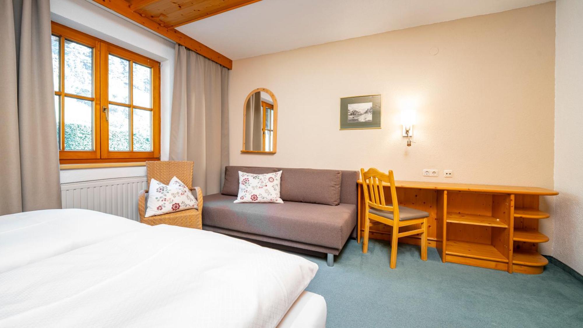 Haus Christaldo Bed & Breakfast Санкт Антон ам Арлберг Екстериор снимка